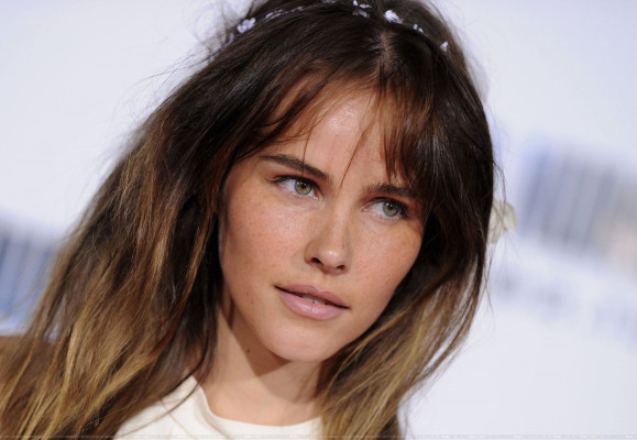 Isabel Lucas pic #676833